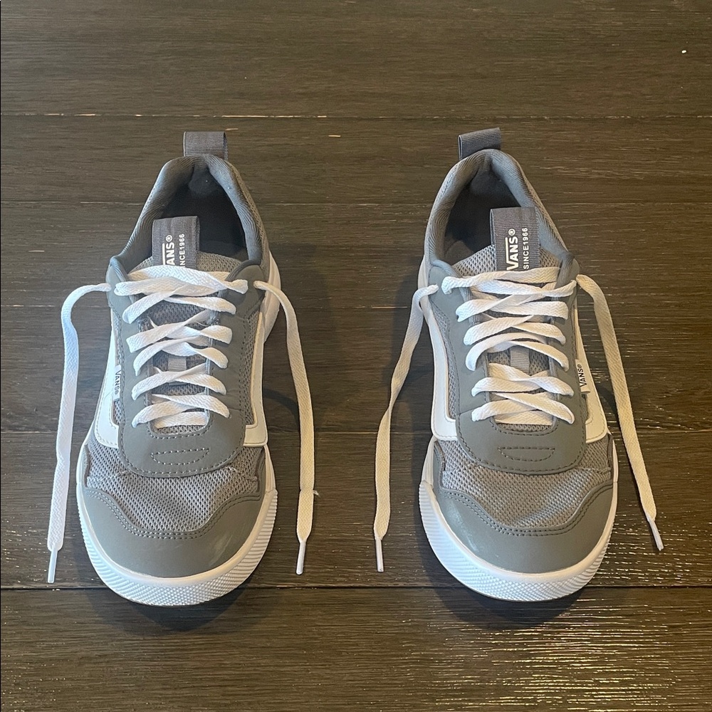 Vans Kids Sneakers in Gray and White